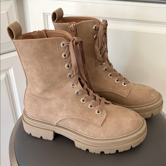 Dolce Vita Shoes - Dolce Vita Women’s Flume Tan Suede Dune Lace-Up Combat Bootie Size 7.5